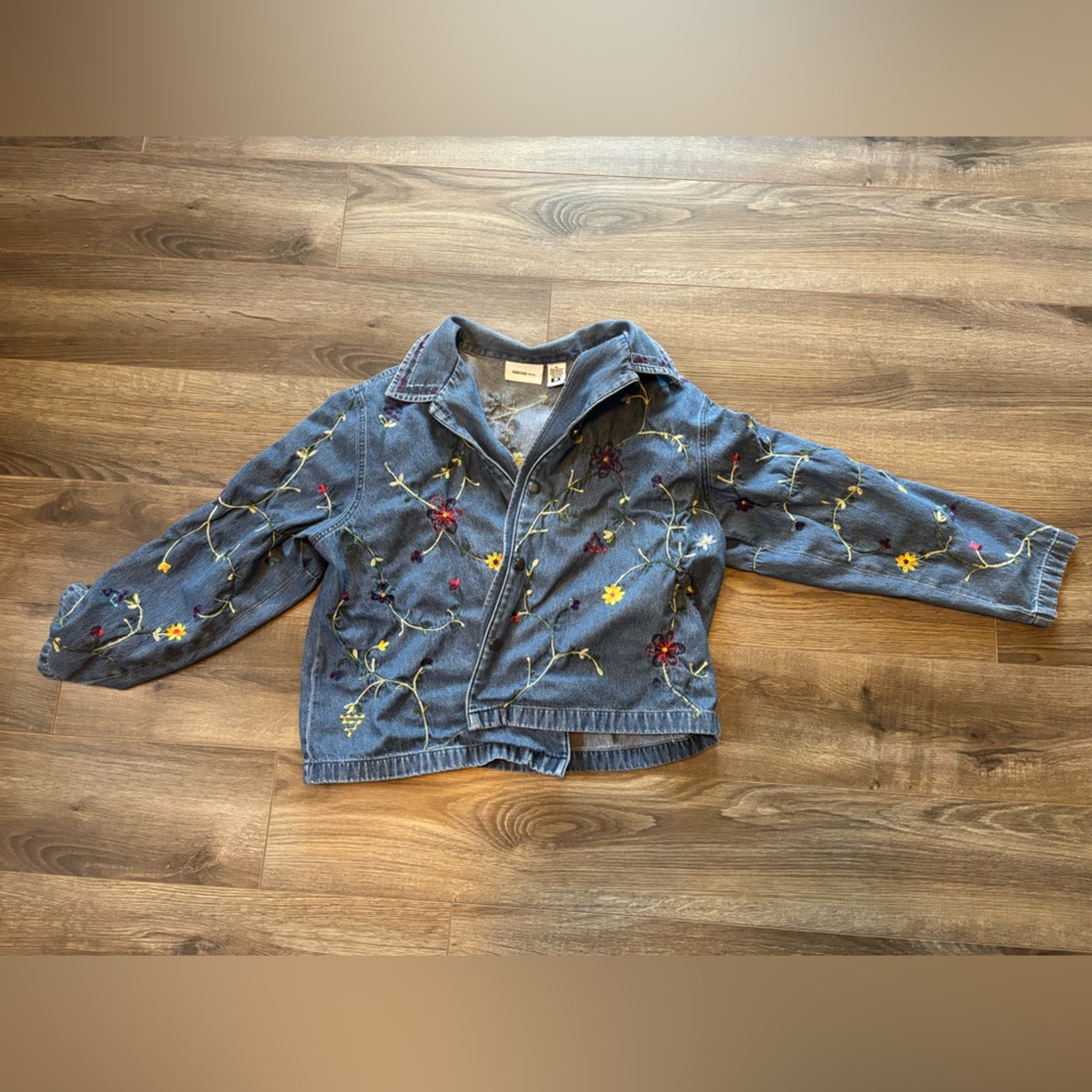 Vintage 90s Parisian Works womens Jean Jacket with Floral Embroidery